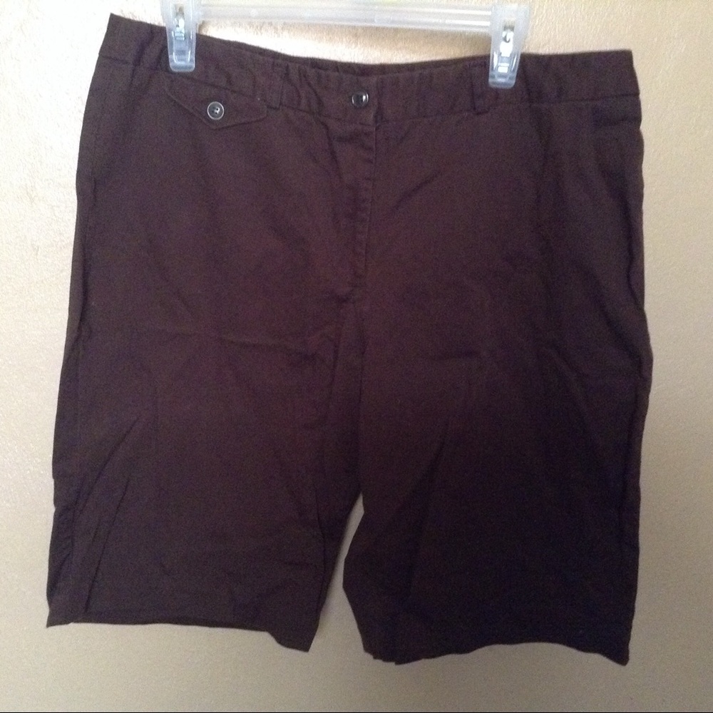 Brown shorts - Picture 3 of 4